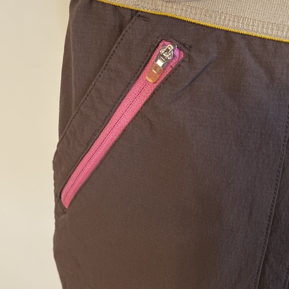 Orvis Shorts - Picture 2 of 7